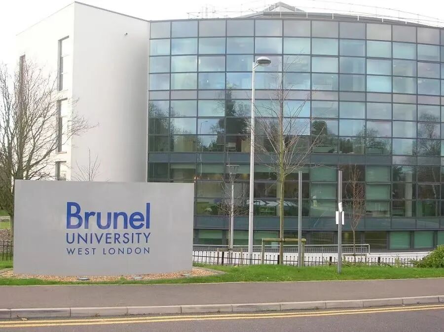 Last chance for Master&rsquo;s scholarships at Brunel, University of London! World-renowned university + paid internship &ndash; miss it and wait another year!